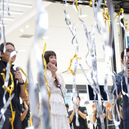 iPhone 7 / 7 Plusが発売。ソフトバンク表参道に50人の列、最前列は3日前から