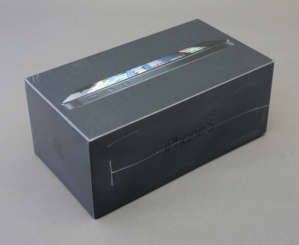 iPhone 5とみせかけて粘土を販売→約1500万円をだまし取る詐欺事件が発生