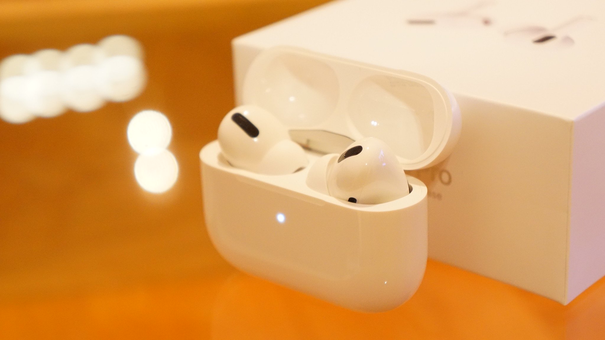 「AirPods Pro」、発売後初のアップデート配信。音途切れの改善に期待
