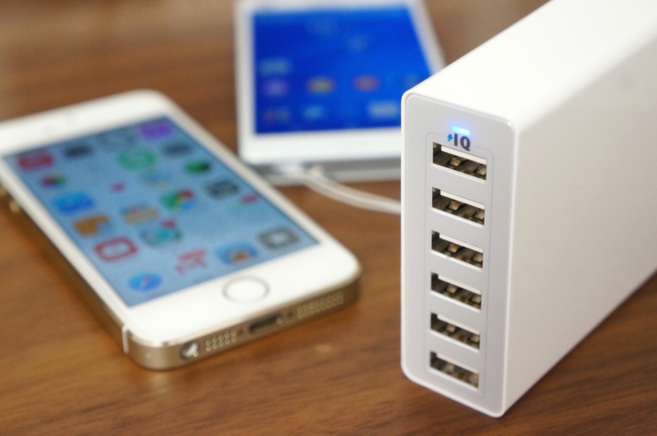 レビュー：ANKERの「60W 6ポート USB急速充電器」――充電環境が快適になる一品
