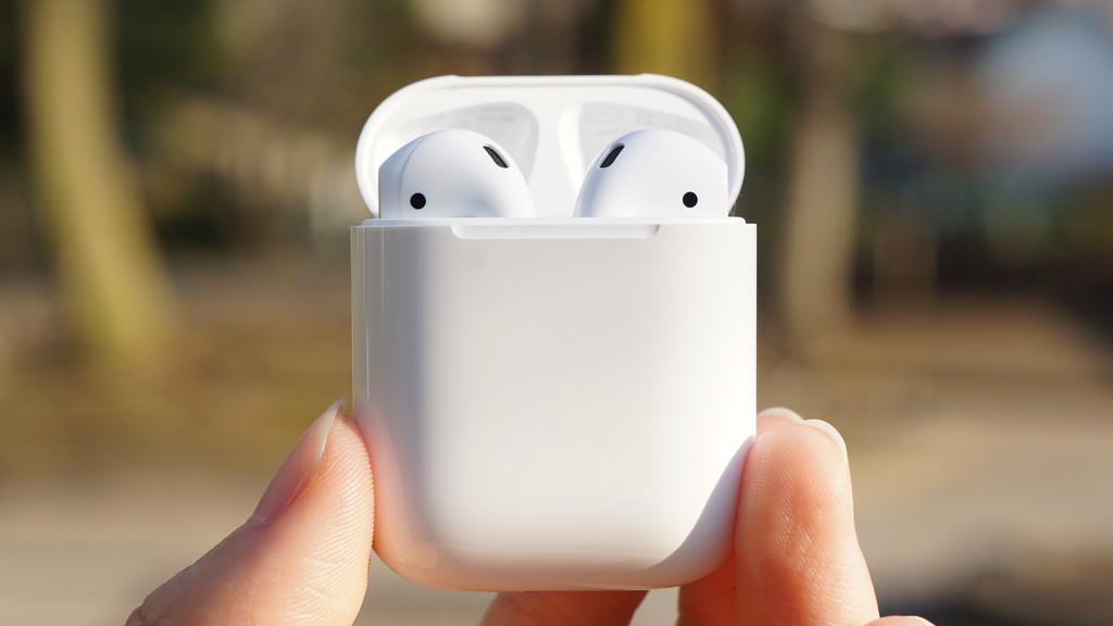 Apple、新型「AirPods」を年内発売の噂。2019年に防水対応も