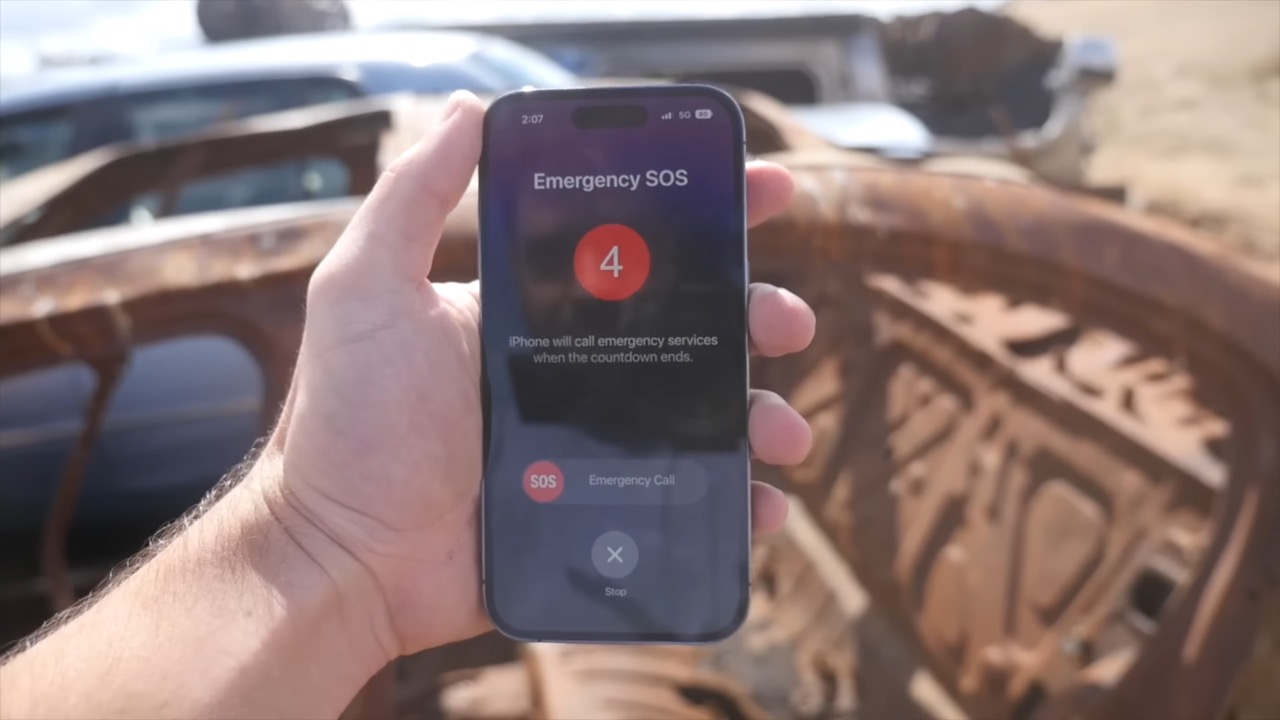 iPhone 14の新機能「衝突事故検出」は本当に動作する？無人車を使った実験動画が登場