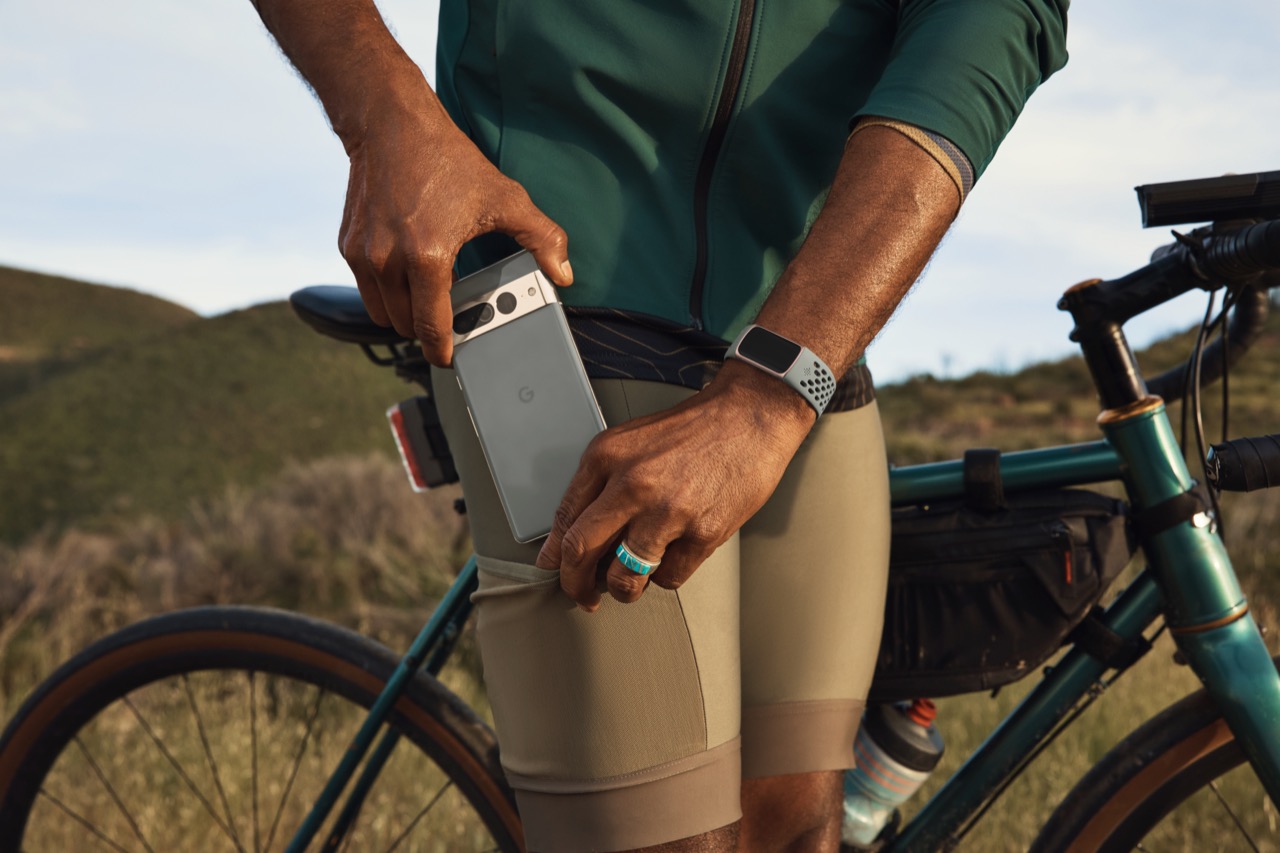 「Fitbit Charge 6」が発売。Googleマップ対応、正確な心拍数測定で価格は2.3万円