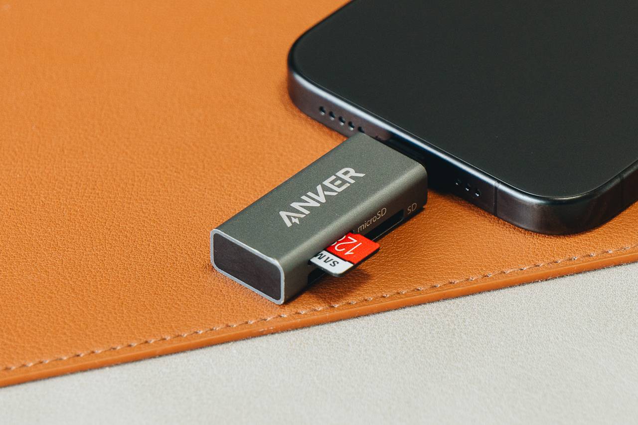USB-CでiPhoneの空き容量を増やす方法。写真と動画をUSBメモリ・SDカード・SSDに移行する