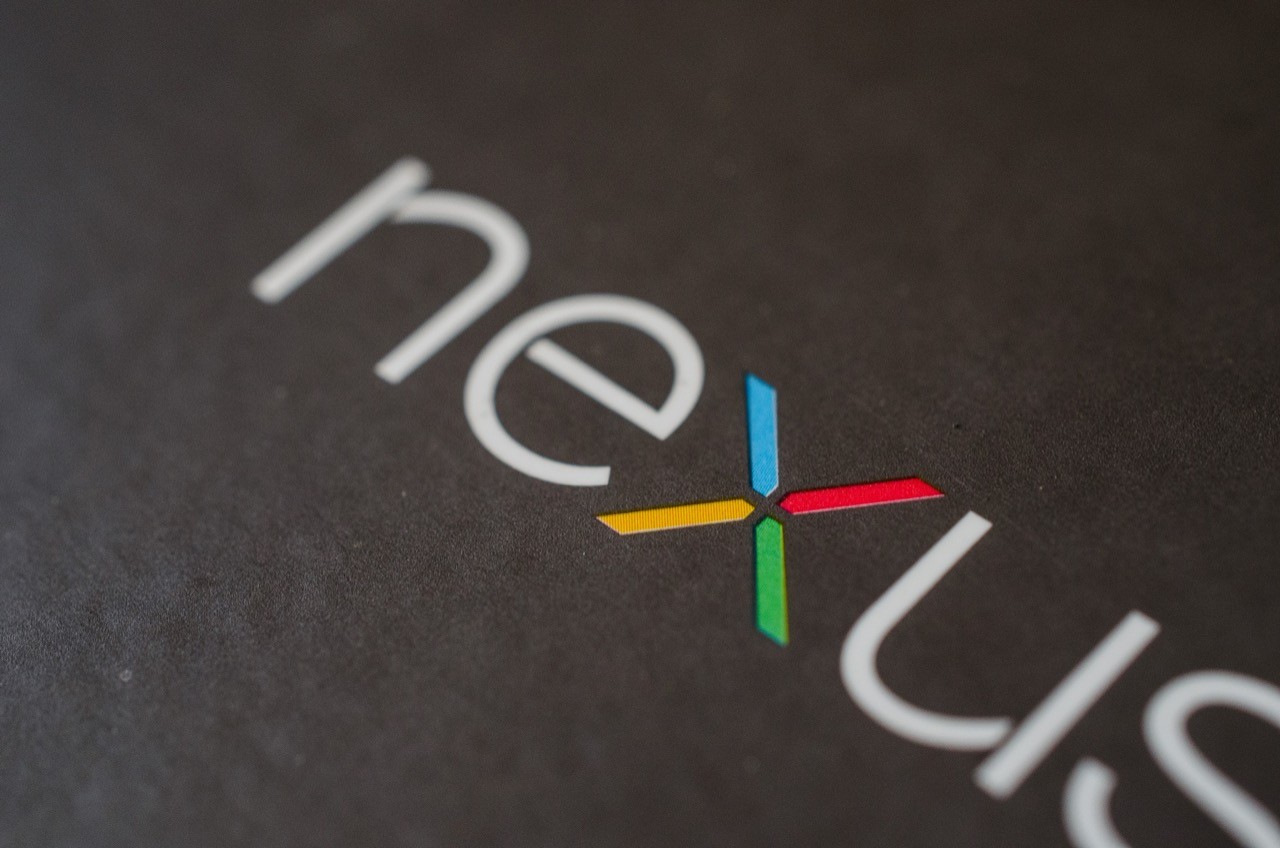 「Nexus 6(2015)」の実機画像が初めてリーク――“こぶ”デザインに酷評相次ぐ